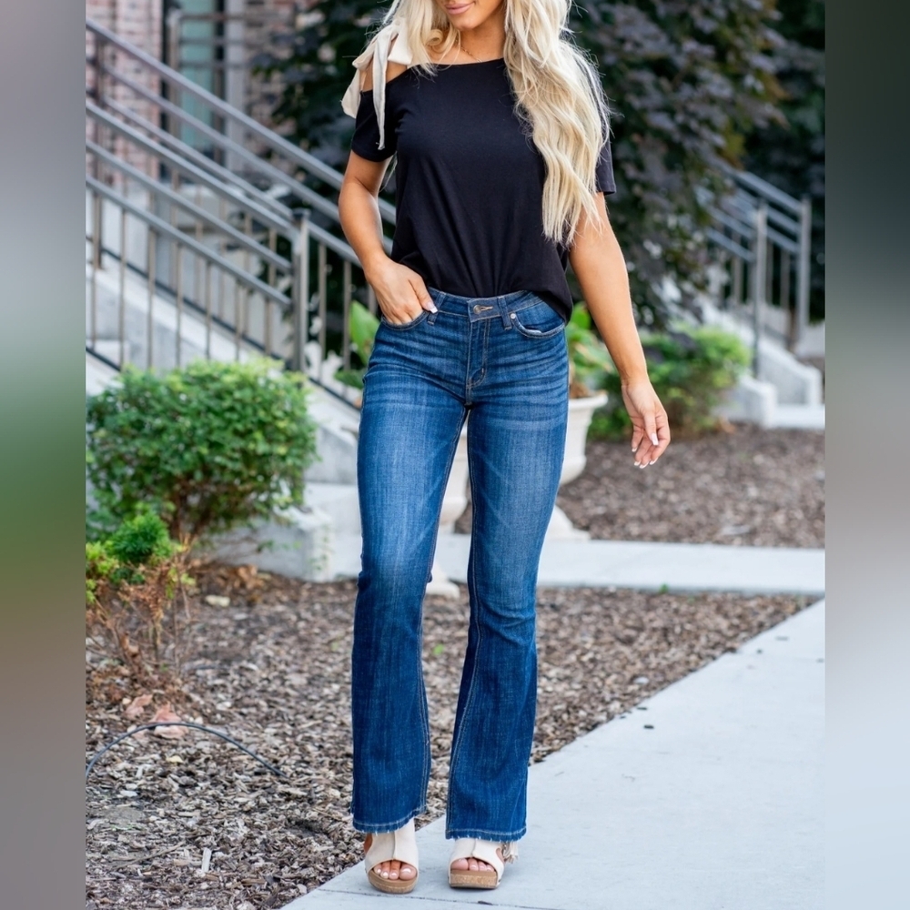 KanCan Mid Rise Dark Wash Flare Jeans Classic Stretch 3/25 NWOT
